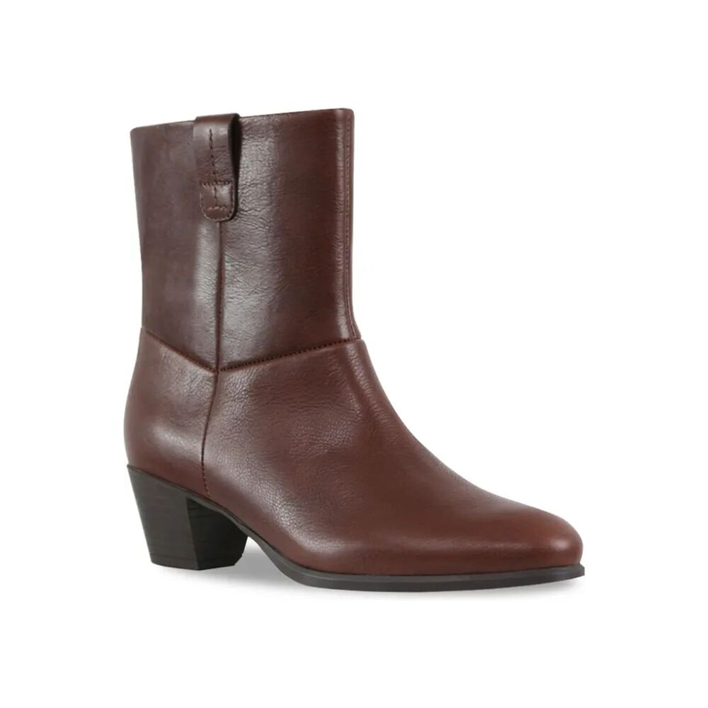 NWOT Munro Tyler Western Bootie size 6.5
